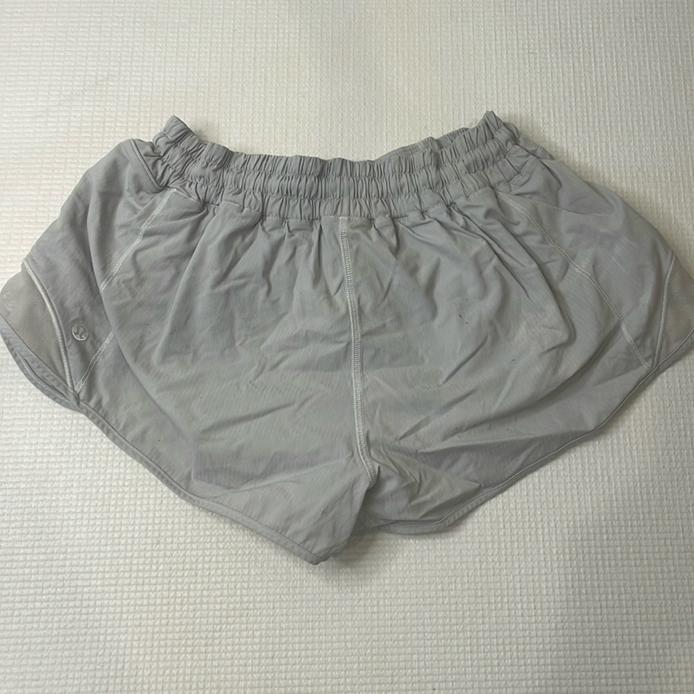 ✨CLEARANCE✨Lululemon Size 10 Gray Hotty Hots